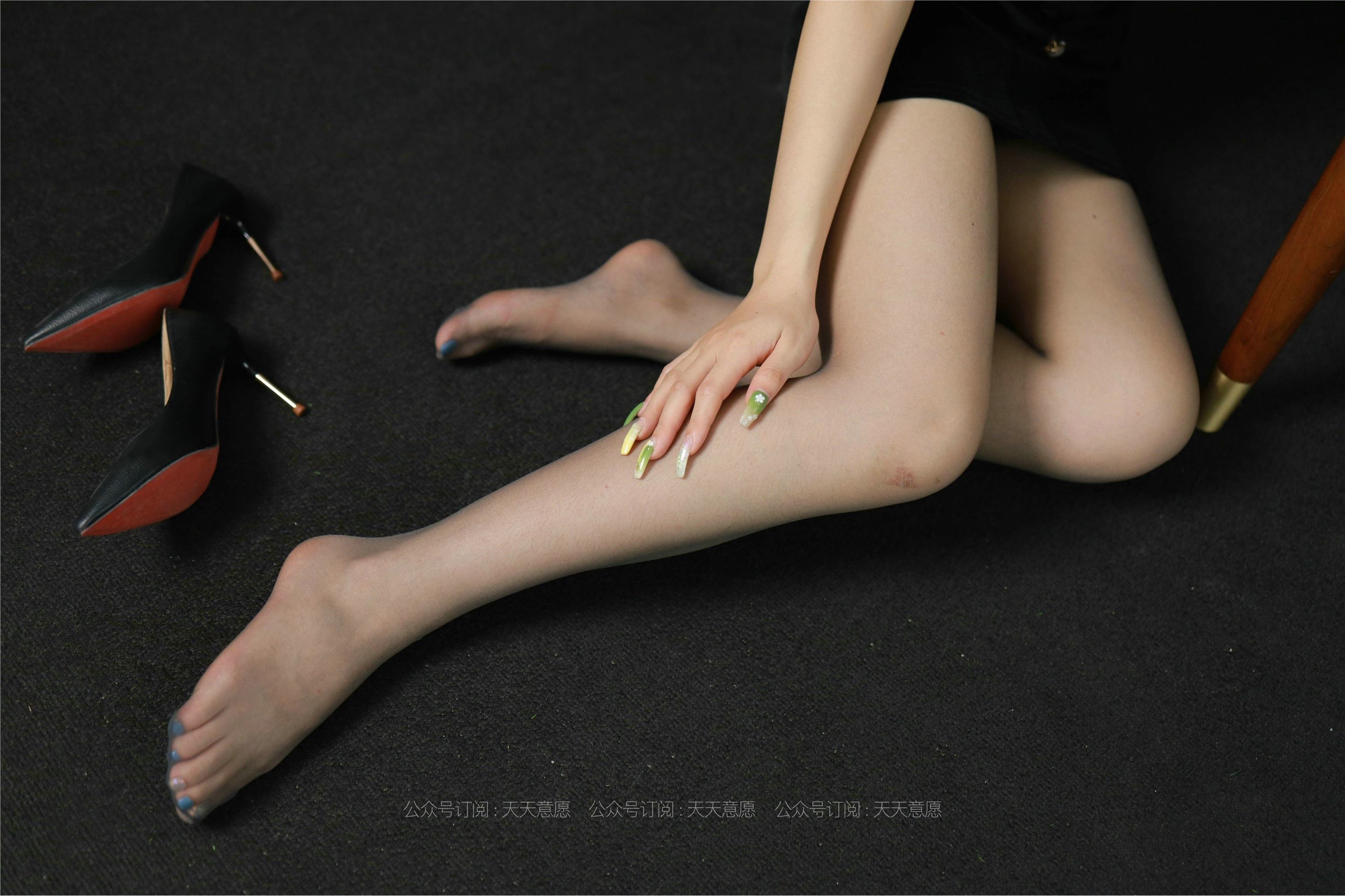 IESS异思趣向  2021.06.25 丝享家843：可可《黑丝吊带裙》